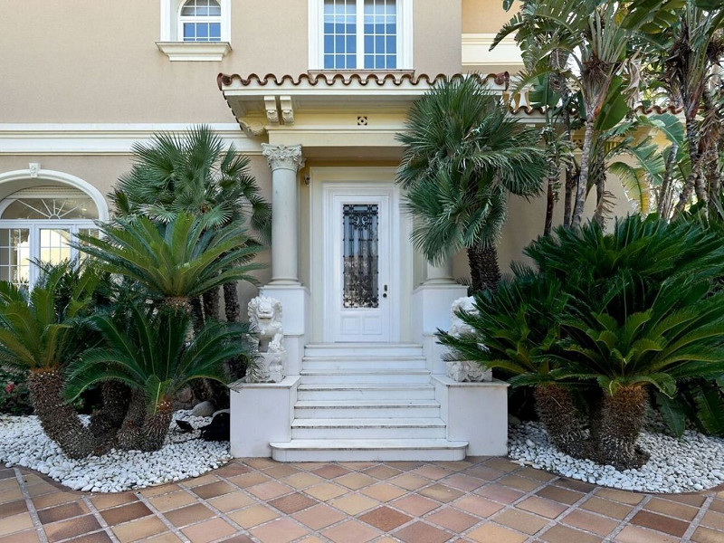 Историческая вилла на первой линии моря в Ситжесе. Фото:  5