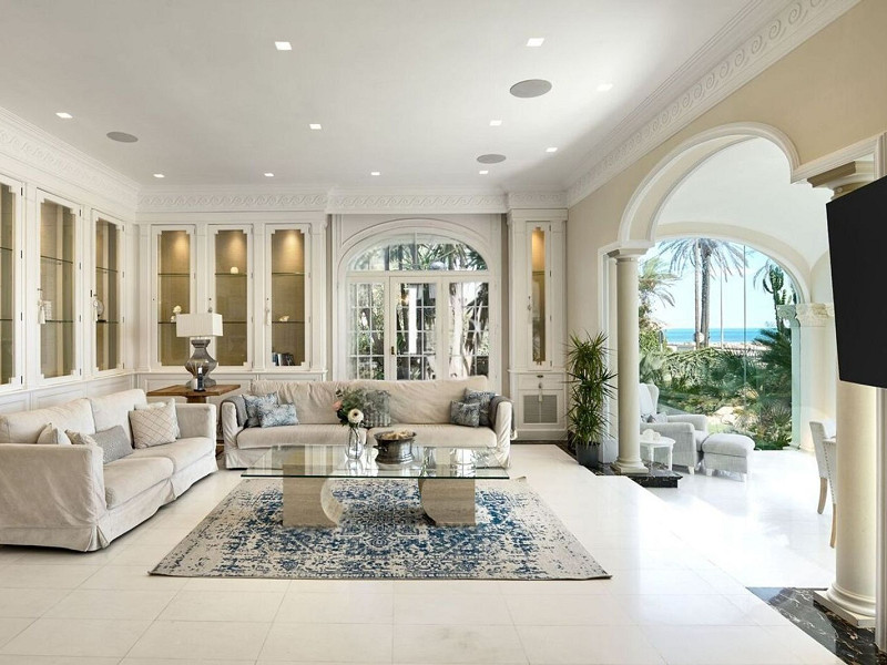 Историческая вилла на первой линии моря в Ситжесе. Фото:  6