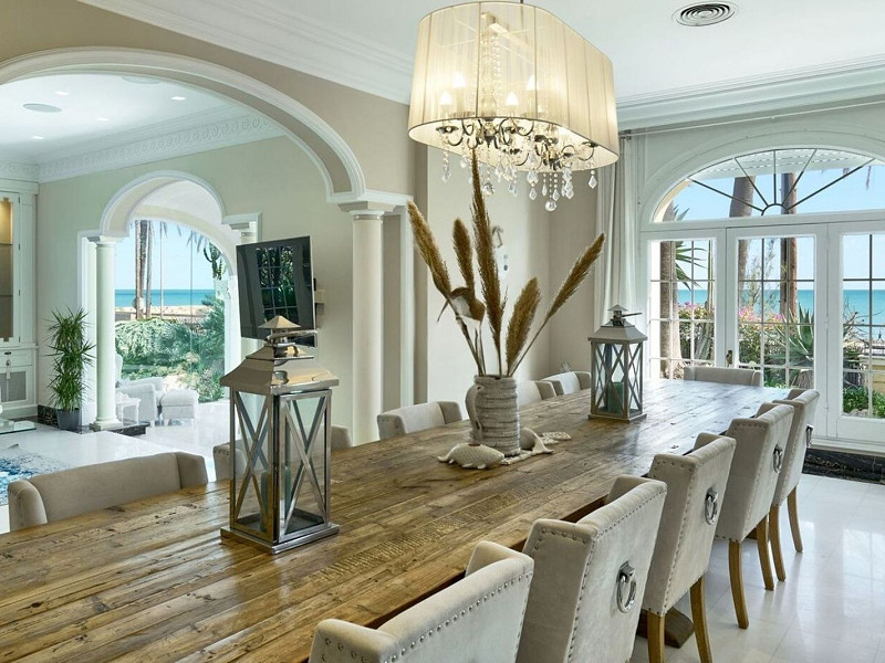 Историческая вилла на первой линии моря в Ситжесе. Фото:  12