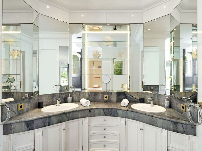 Историческая вилла на первой линии моря в Ситжесе. Фото:  21