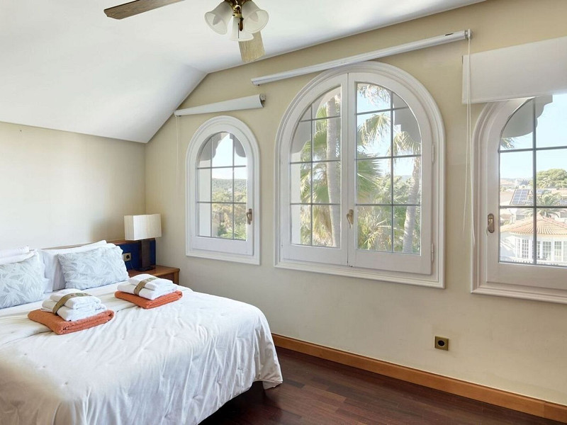 Историческая вилла на первой линии моря в Ситжесе. Фото:  26