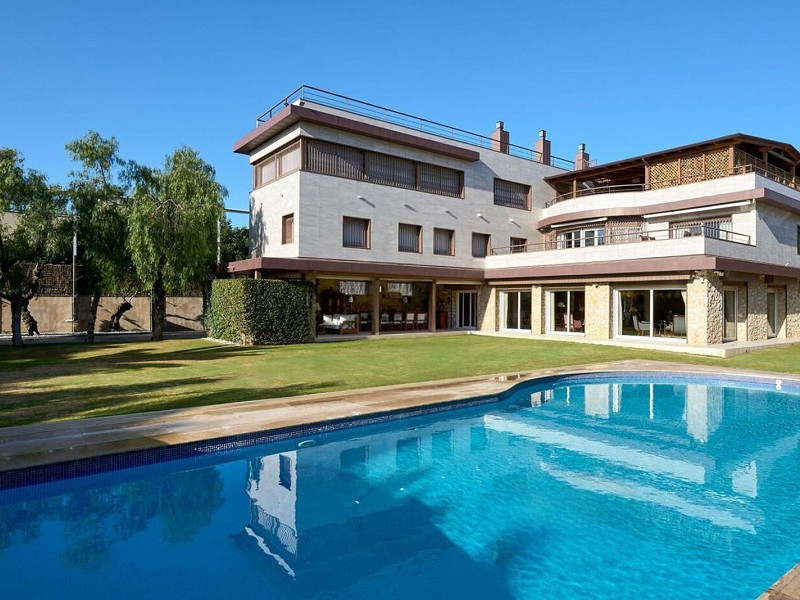 Просторная вилла с бассейном в Террамар, Ситжес. Фото:  1