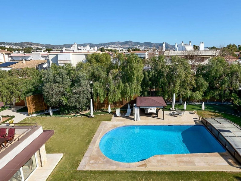 Просторная вилла с бассейном в Террамар, Ситжес. Фото:  4