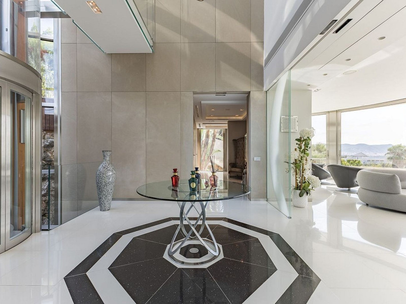 Роскошная вилла с видом на море и горы в Ситжесе. Фото:  12