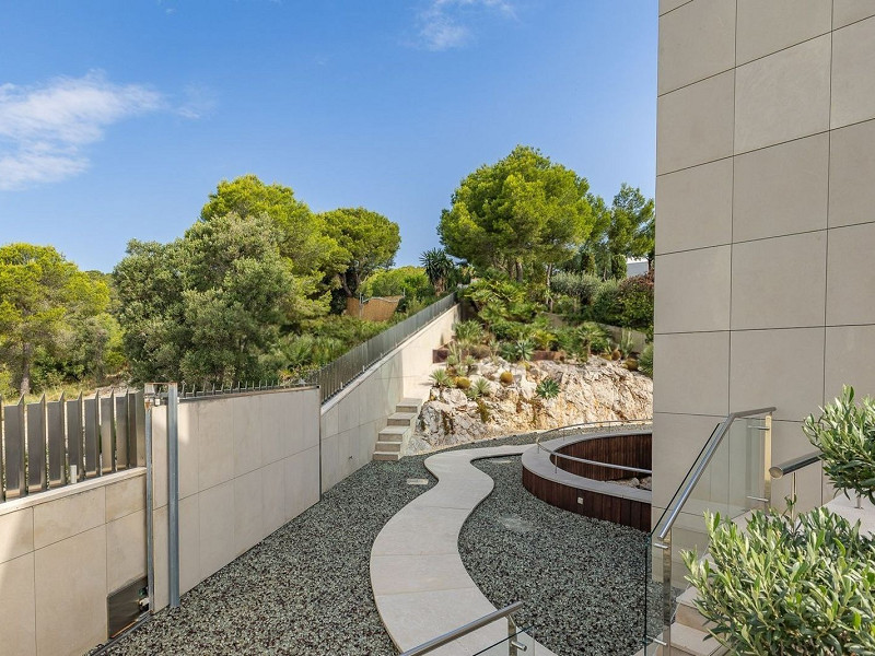 Роскошная вилла с видом на море и горы в Ситжесе. Фото:  19