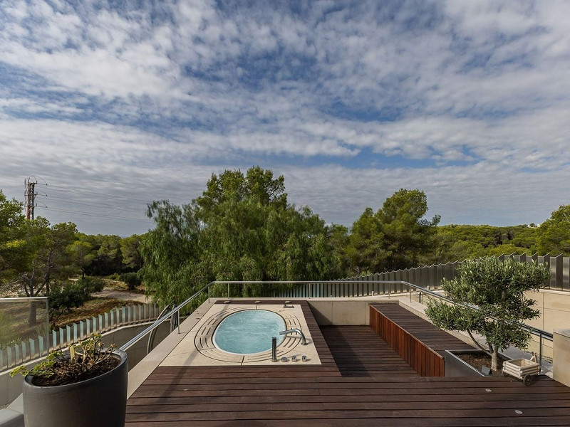 Роскошная вилла с видом на море и горы в Ситжесе. Фото:  20