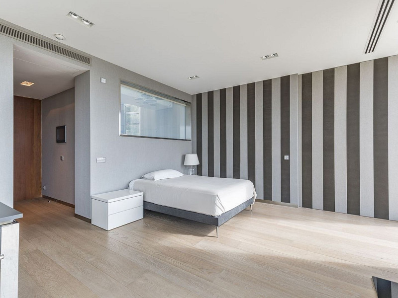 Роскошная вилла с видом на море и горы в Ситжесе. Фото:  27