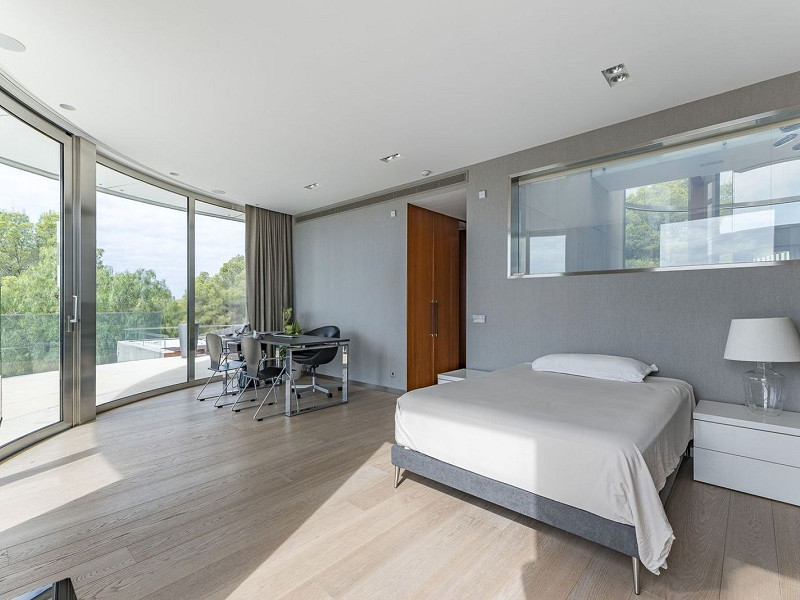 Роскошная вилла с видом на море и горы в Ситжесе. Фото:  28