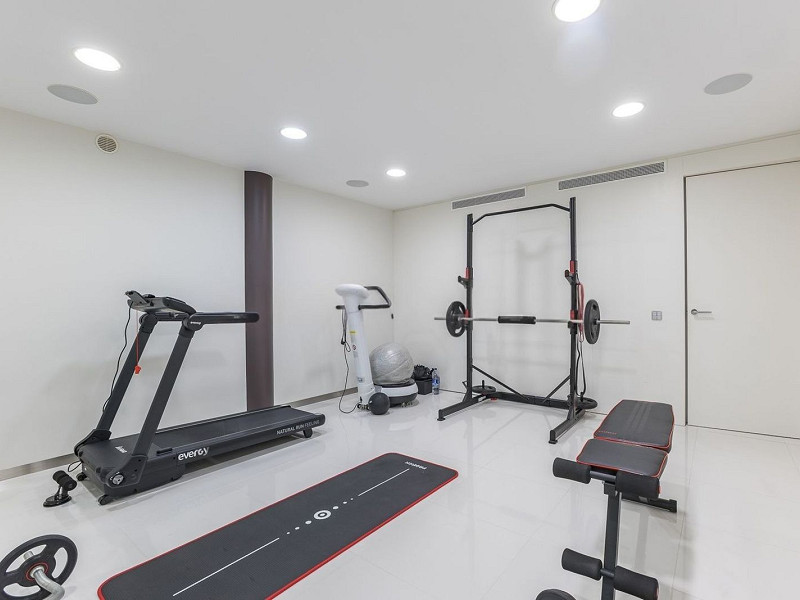 Роскошная вилла с видом на море и горы в Ситжесе. Фото:  43