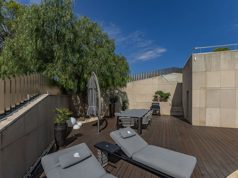 Роскошная вилла с видом на море и горы в Ситжесе. Фото:  49