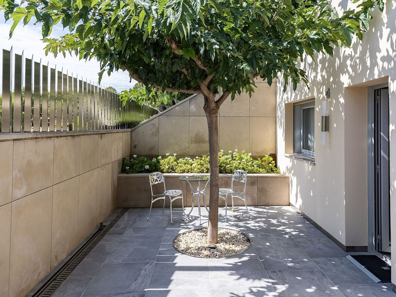 Роскошная вилла с видом на море и горы в Ситжесе. Фото:  52