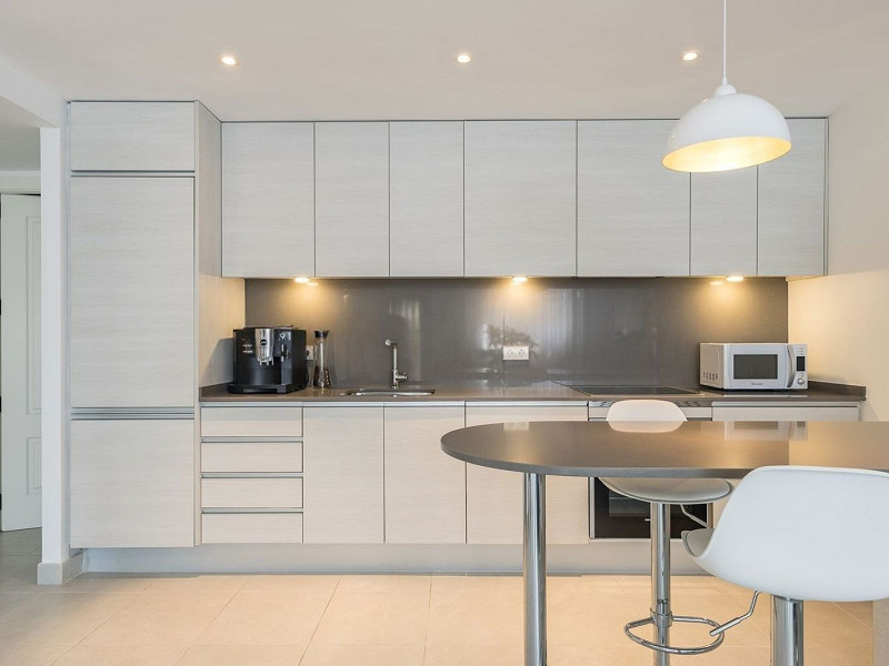 Роскошная вилла с видом на море и горы в Ситжесе. Фото:  58