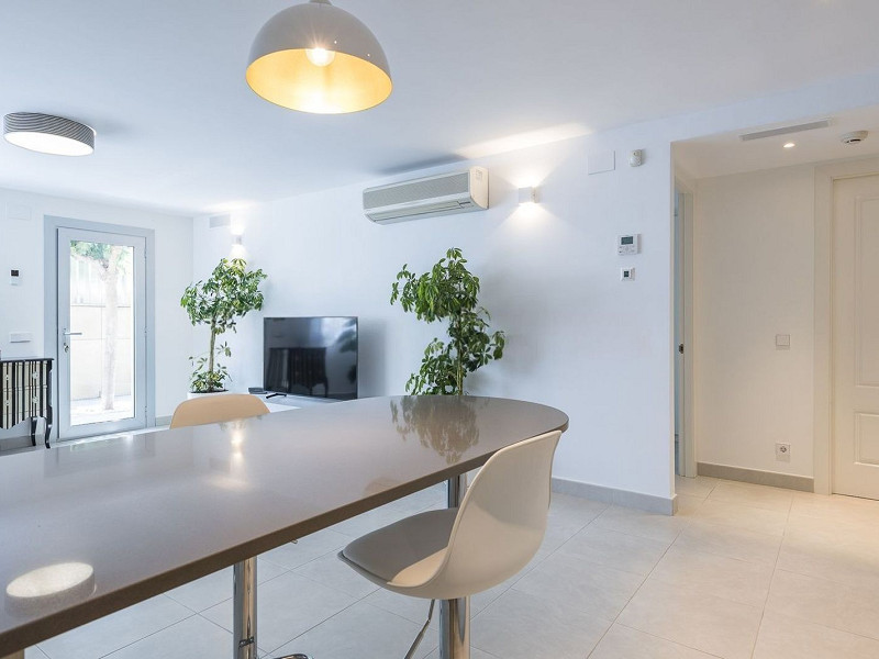 Роскошная вилла с видом на море и горы в Ситжесе. Фото:  59