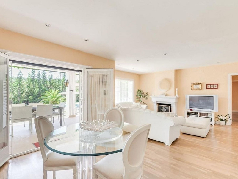 Просторный и светлый дом с садом в Вальдорейш, Сан-Кугат-дель-Вальес. Фото:  5