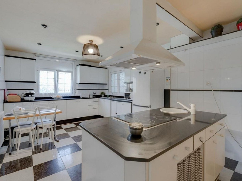 Просторный и светлый дом с садом в Вальдорейш, Сан-Кугат-дель-Вальес. Фото:  8