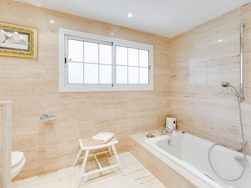 Просторный и светлый дом с садом в Вальдорейш, Сан-Кугат-дель-Вальес. Фото:  12