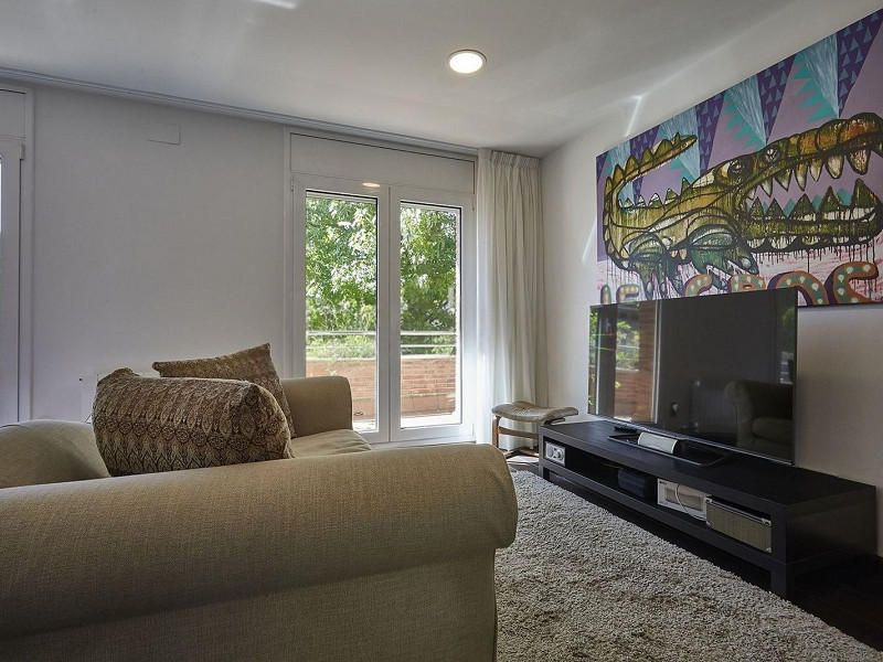 Эксклюзивный дом с садом и бассейном в Кан-Трабаль, рядом с гольф-клубом Сант-Кугат. Фото:  12