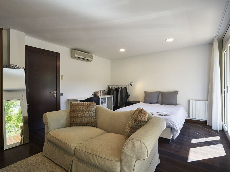 Эксклюзивный дом с садом и бассейном в Кан-Трабаль, рядом с гольф-клубом Сант-Кугат. Фото:  13