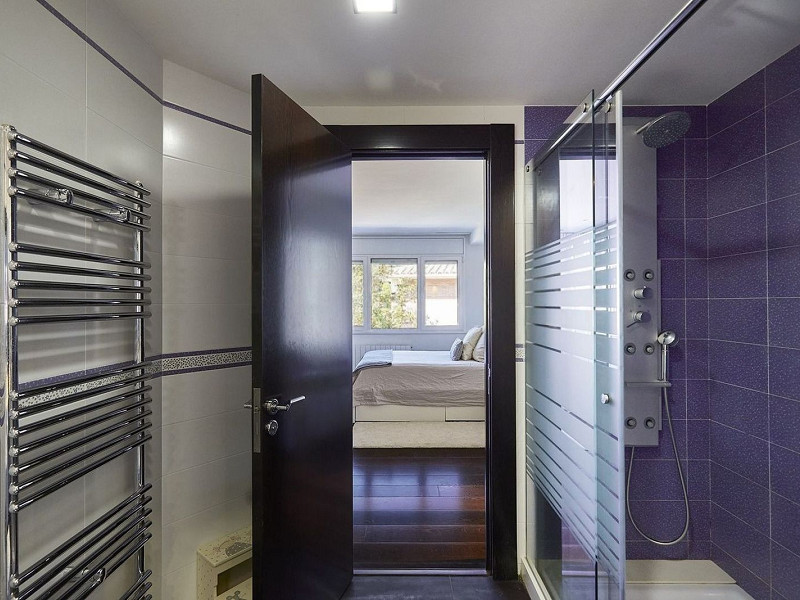 Эксклюзивный дом с садом и бассейном в Кан-Трабаль, рядом с гольф-клубом Сант-Кугат. Фото:  15