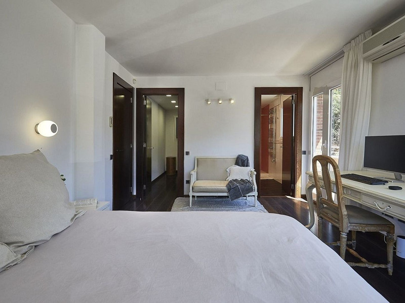 Эксклюзивный дом с садом и бассейном в Кан-Трабаль, рядом с гольф-клубом Сант-Кугат. Фото:  19