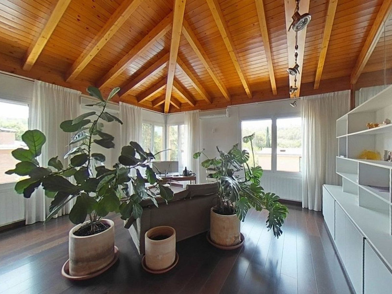 Эксклюзивный дом с садом и бассейном в Кан-Трабаль, рядом с гольф-клубом Сант-Кугат. Фото:  23