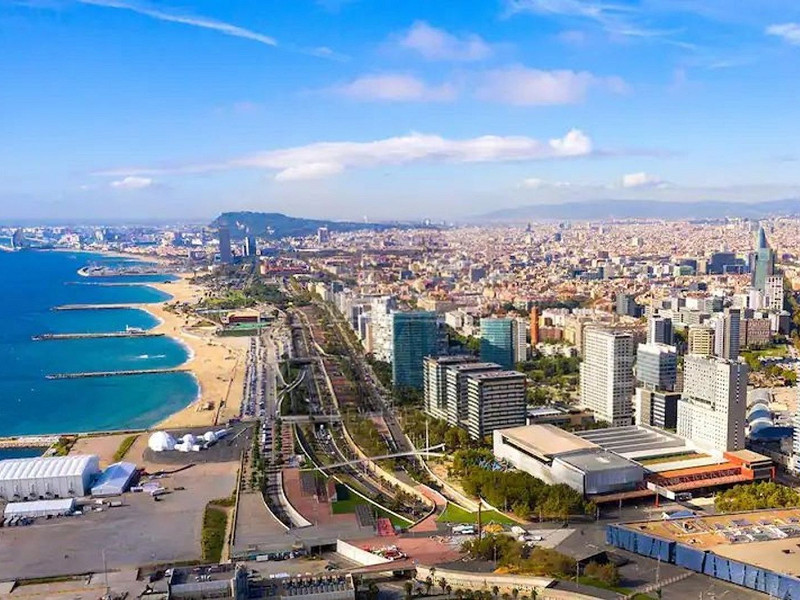 Эксклюзивная квартира на первой линии моря с панорамной террасой в Барселоне. Фото:  14