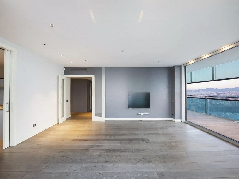 Эксклюзивная квартира на первой линии моря с панорамной террасой в Барселоне. Фото:  21