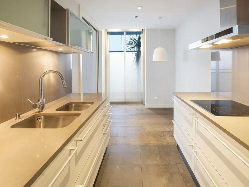 Эксклюзивная квартира на первой линии моря с панорамной террасой в Барселоне. Фото:  25