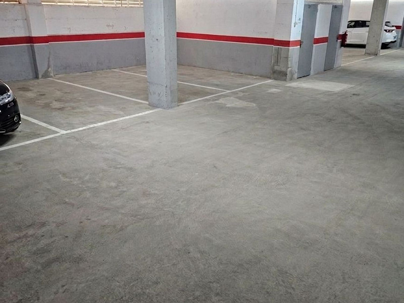 Cветлый двухуровневый апартамент в Pineda de Mar с большими террасами. Фото:  2