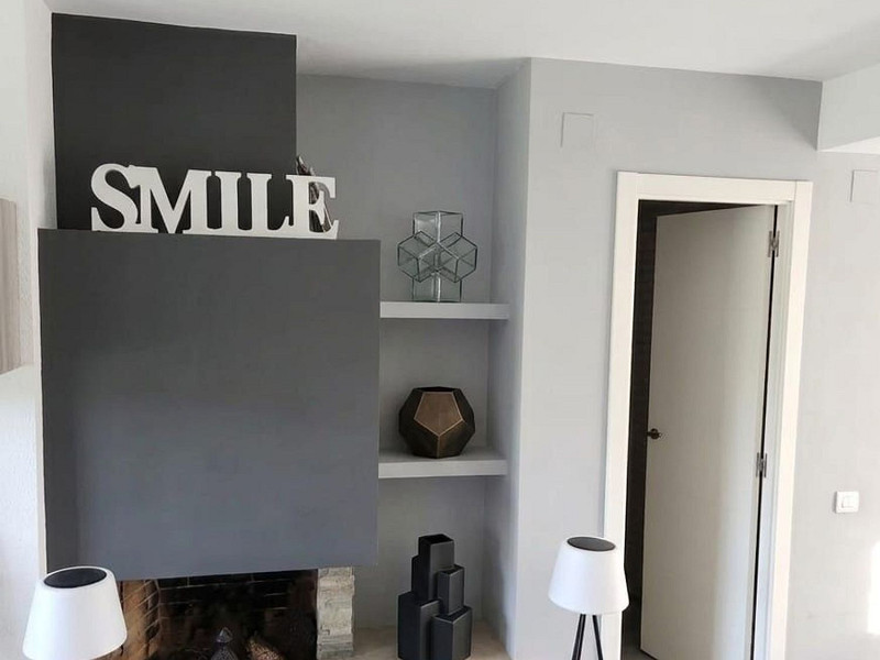 Cветлый двухуровневый апартамент в Pineda de Mar с большими террасами. Фото:  12