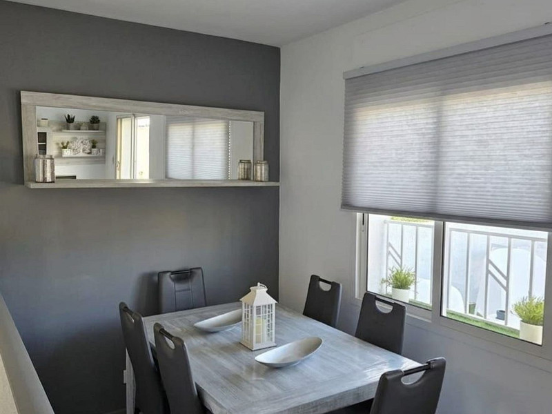 Cветлый двухуровневый апартамент в Pineda de Mar с большими террасами. Фото:  16