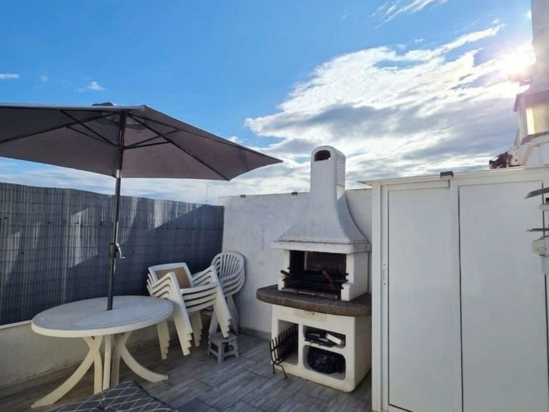 Cветлый двухуровневый апартамент в Pineda de Mar с большими террасами. Фото:  20