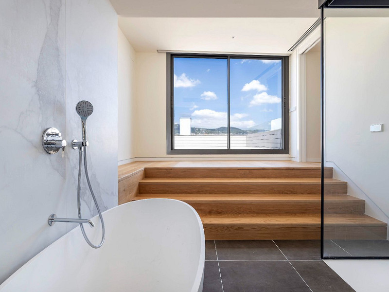 Эксклюзивная квартира в новостройке в районе Эшампле, Барселона. Фото:  19