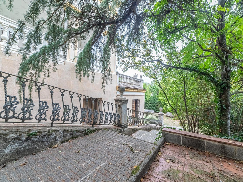 Эксклюзивная историческая вилла в Кальдес-де-Малавелья, Жирона, Коста-Брава. Фото:  51