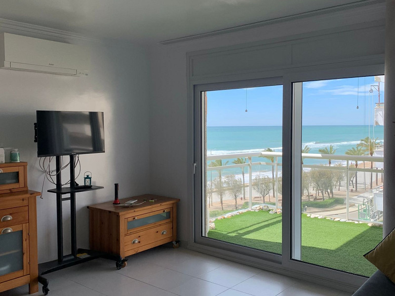 Светлая квартира с видом на море в Эль-Мас-Мель, Калафель. Фото:  8