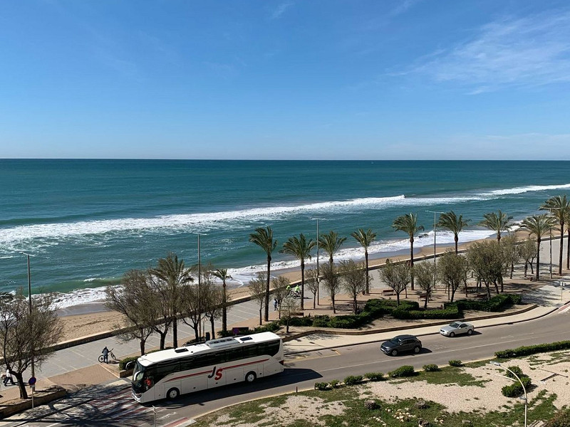 Светлая квартира с видом на море в Эль-Мас-Мель, Калафель. Фото:  41