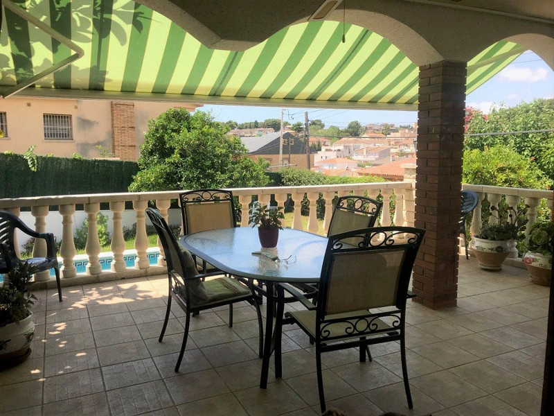 Светлый дом с садом и бассейном в Сегур-де-Калафель, Коста-Дорада. Фото:  8