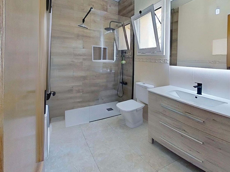 Угловой таунхаус с бассейном и видом на море в Сегур-де-Калафель. Фото:  18