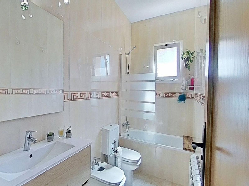 Угловой таунхаус с бассейном и видом на море в Сегур-де-Калафель. Фото:  22