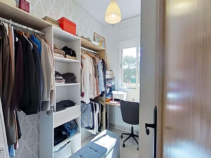 Угловой таунхаус с бассейном и видом на море в Сегур-де-Калафель. Фото:  24