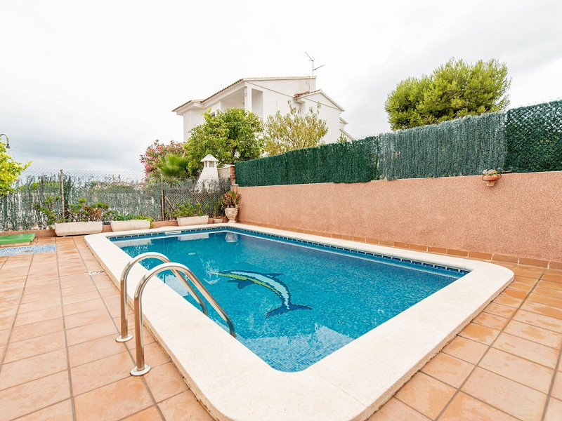 Отдельный дом с бассейном и гостевым апартаментом в Мас-Мель, Калафель. Фото:  5