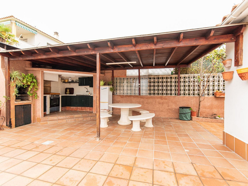 Отдельный дом с бассейном и гостевым апартаментом в Мас-Мель, Калафель. Фото:  9