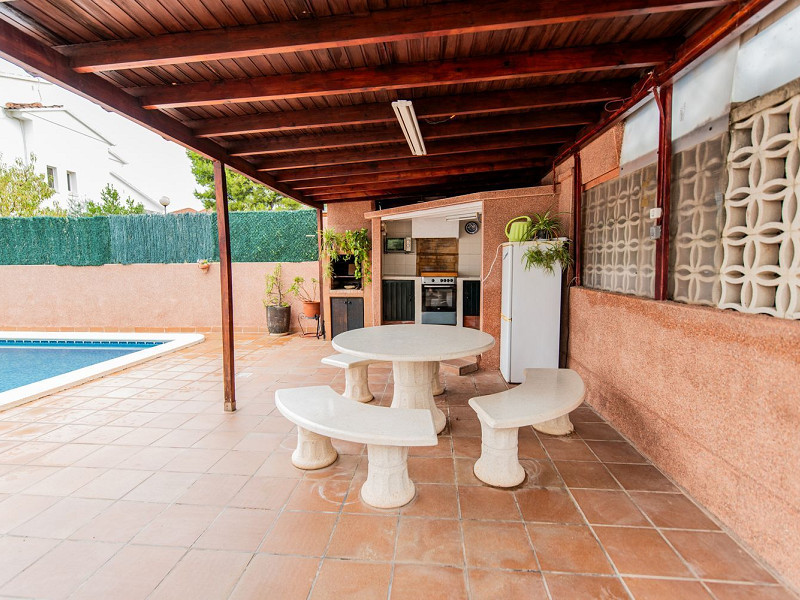 Отдельный дом с бассейном и гостевым апартаментом в Мас-Мель, Калафель. Фото:  10