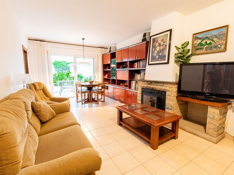 Отдельный дом с бассейном и гостевым апартаментом в Мас-Мель, Калафель. Фото:  14