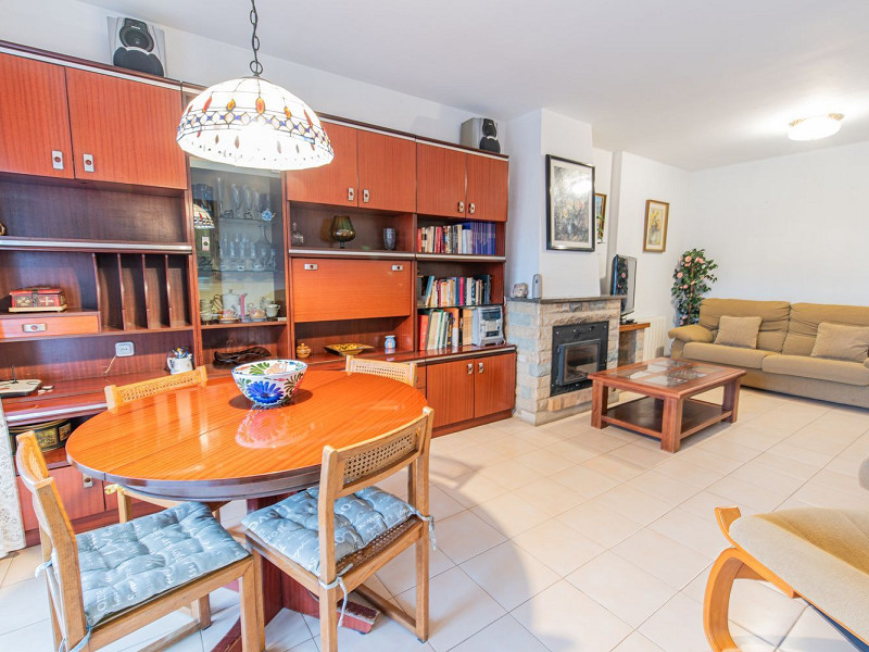 Отдельный дом с бассейном и гостевым апартаментом в Мас-Мель, Калафель. Фото:  16