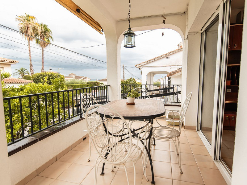 Отдельный дом с бассейном и гостевым апартаментом в Мас-Мель, Калафель. Фото:  20