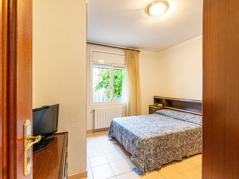 Отдельный дом с бассейном и гостевым апартаментом в Мас-Мель, Калафель. Фото:  22