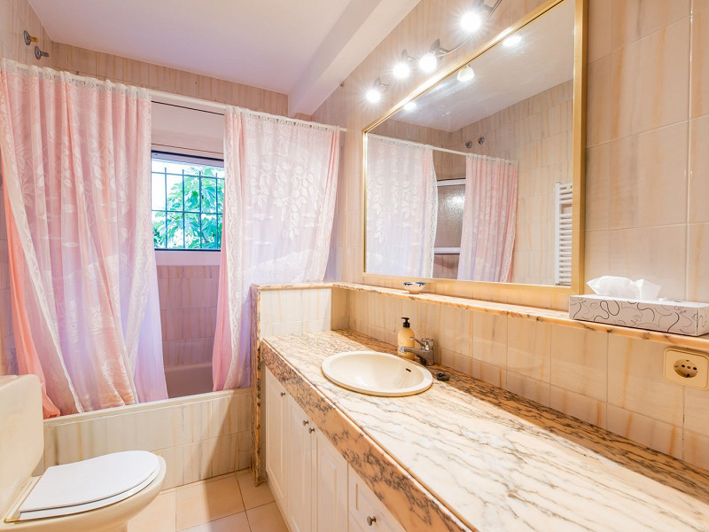 Отдельный дом с бассейном и гостевым апартаментом в Мас-Мель, Калафель. Фото:  24