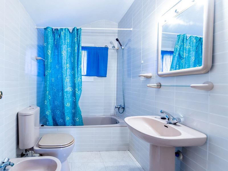 Отдельный дом с бассейном и гостевым апартаментом в Мас-Мель, Калафель. Фото:  35