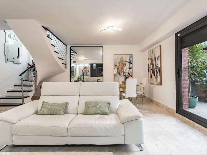 Современный таунхаус после ремонта в Ситжесе. Фото:  4